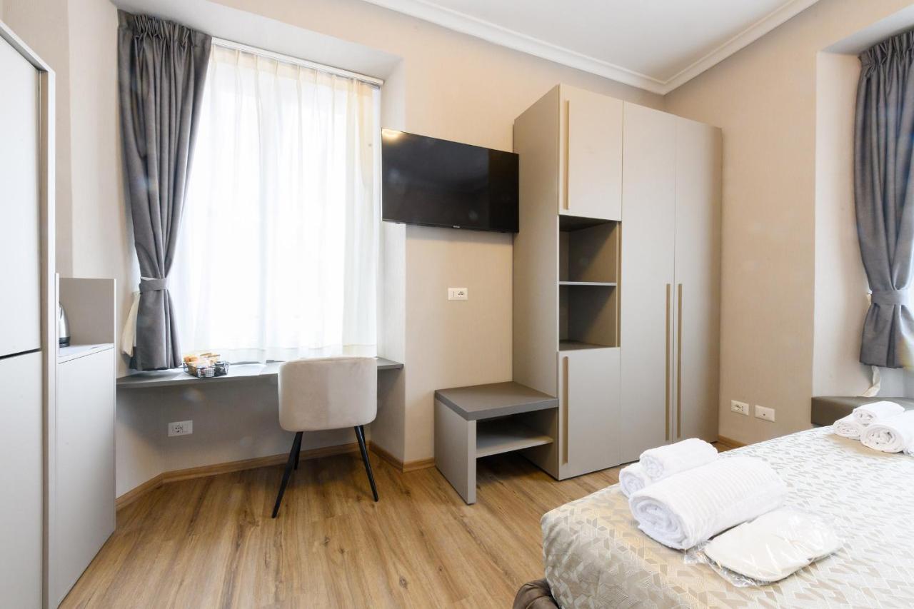 Castro Pretorio Hotel Rome Exterior photo